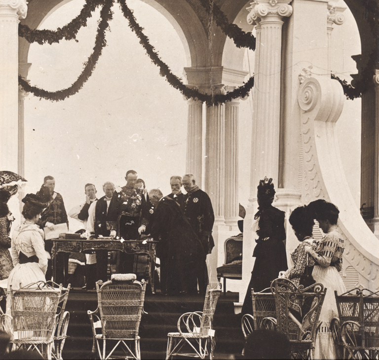 Lord Hopetoun being sworn in as the Australian Governor-General, 1 January 1901.